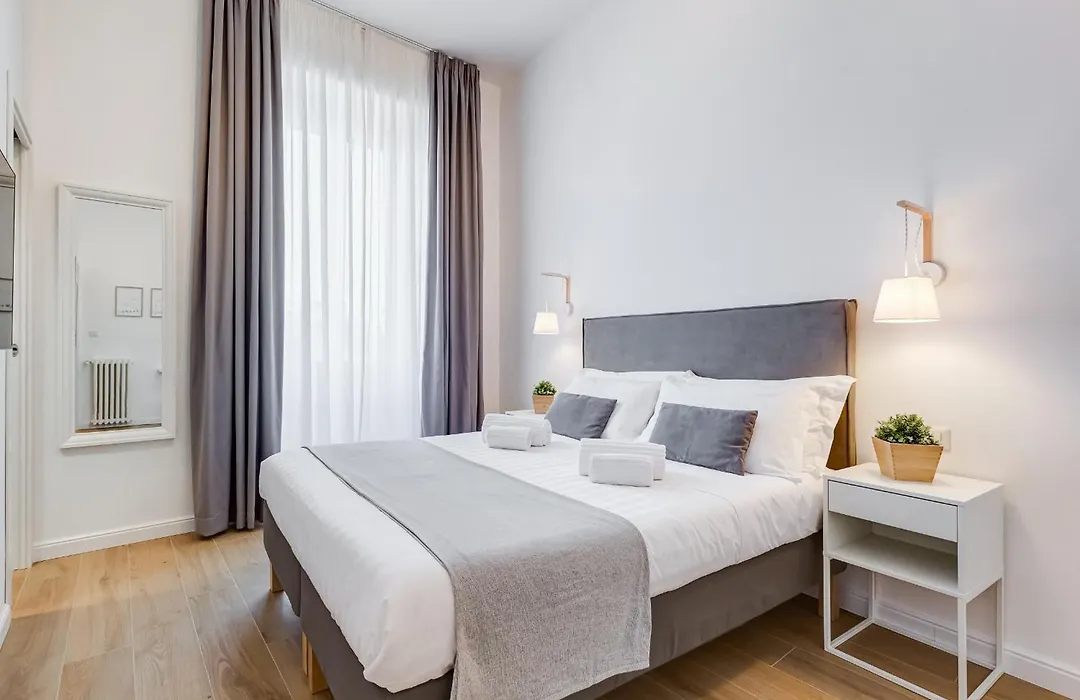 Colonna Luxury Apartment-1